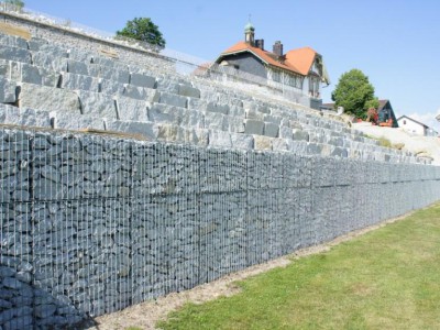 Büchlberg Sportplatz, Hangsicherung