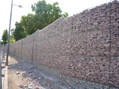 Stuttgart Adolf-Fremd-Weg, Lärmschutzgabionen