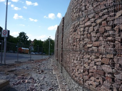 Stuttgart Adolf-Fremd-Weg, Lärmschutzgabionen