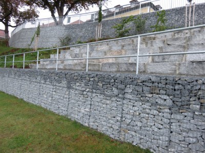 Büchlberg Sportplatz, Hangsicherung