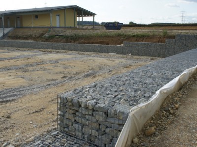 Geisenhausen Sportplatz, Hangsicherung