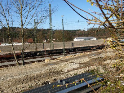 Vilshofen a. Donau, Lärmschutzgabionen, Neubau der Lärmschutzwand mit Gabionen, am Bahnhof Seite Bahnhofstraße.