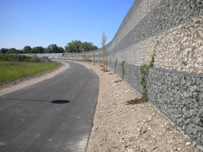 Augsburg Sheridan-Park, Lärmschutzgabionen